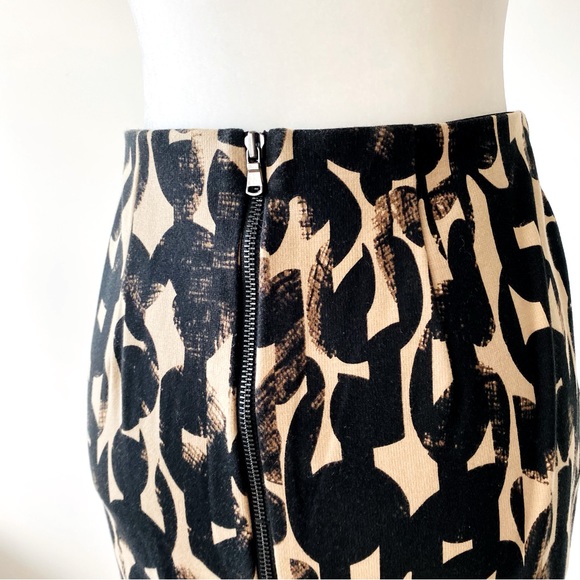 Petite Office Pencil Skirt | ANN TAYLOR - Picture 4 of 10